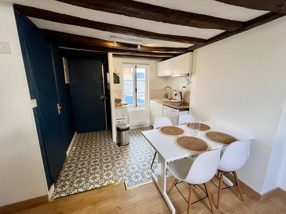 Appartement Cosy Hypercentre Place St Pierre Saumur Exterior foto